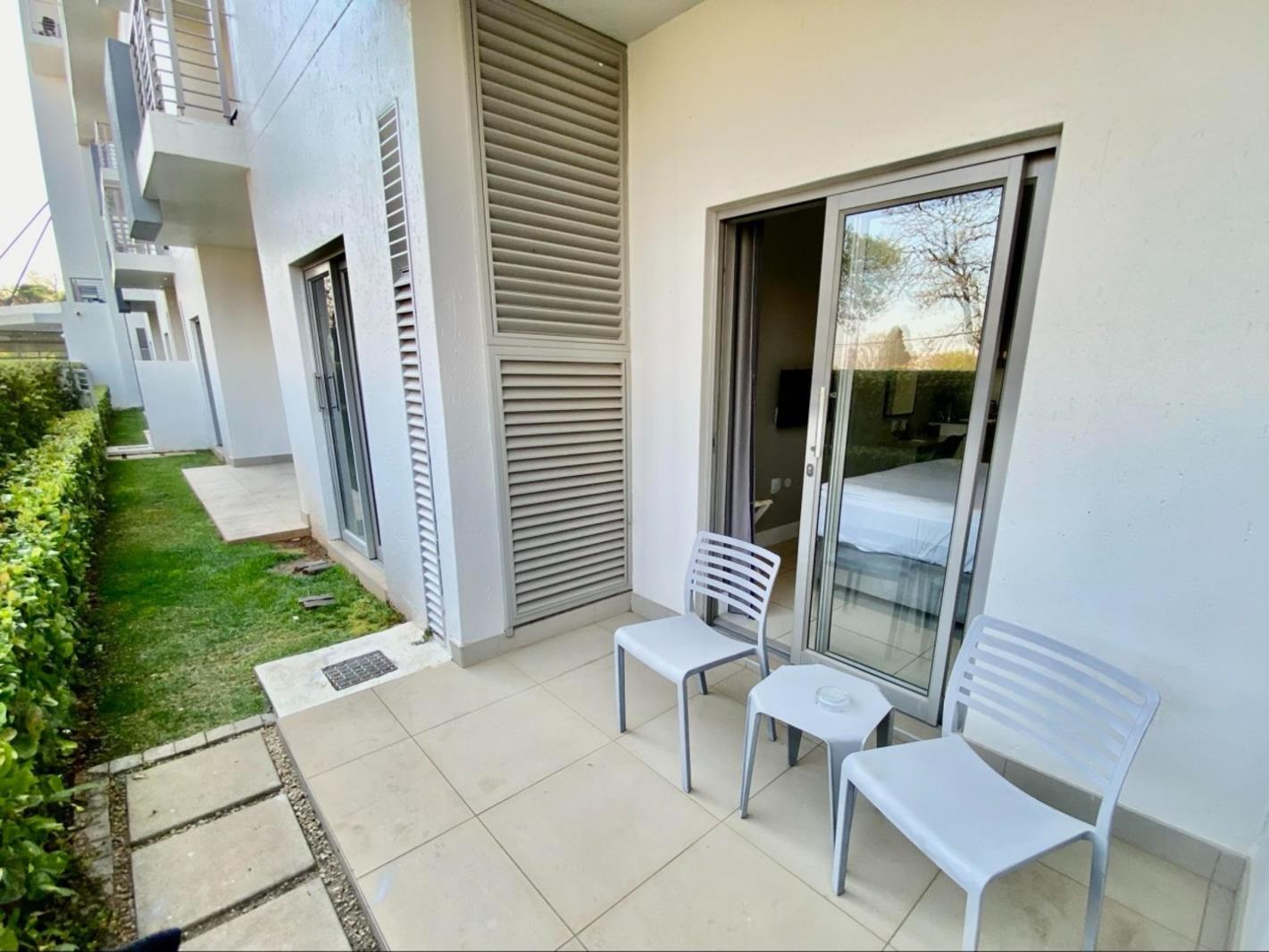 0.5 Bedroom Flat in Rosebank