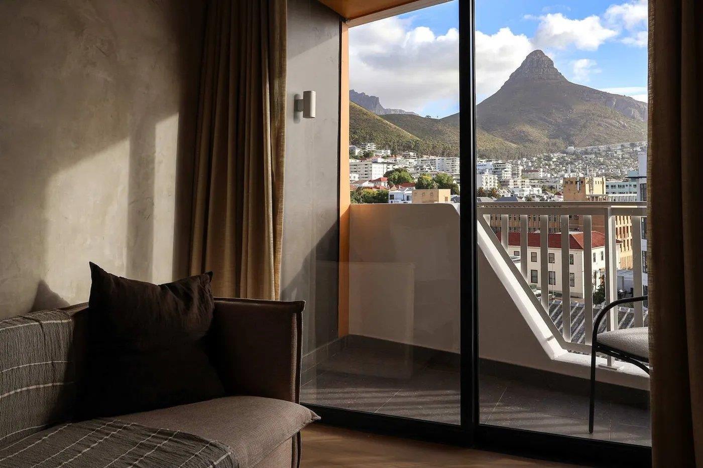 2 Bedroom Apartment in Sea Point