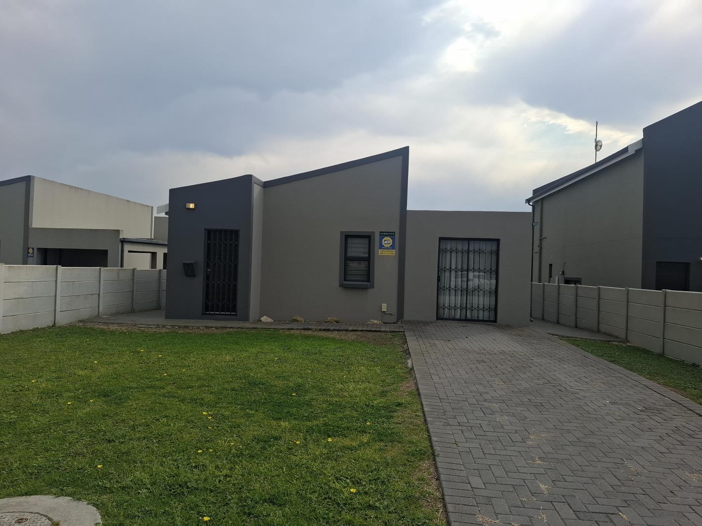 2 Bedroom Townhouse in Parsons Vlei