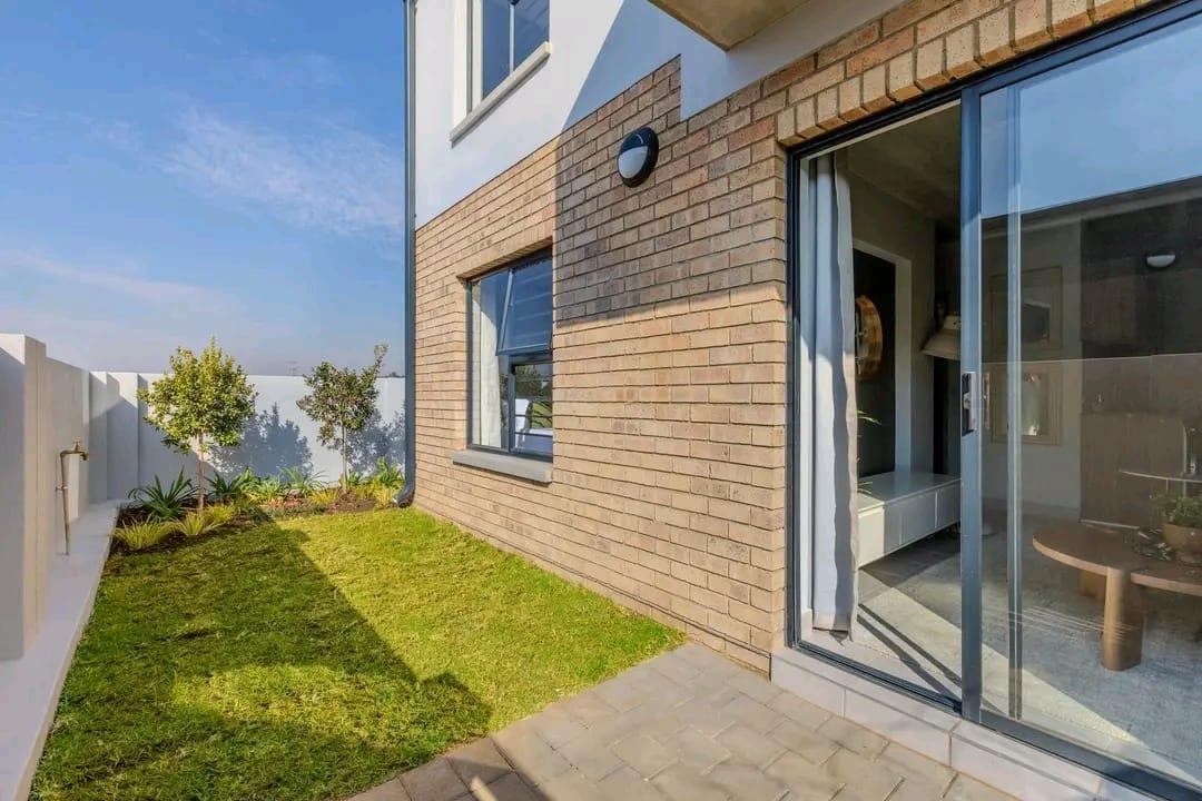 2 Bedroom Apartment in Rooihuiskraal North