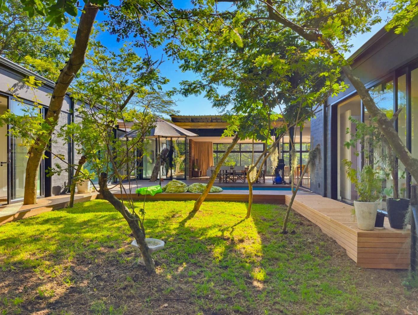 4 Bedroom House in Sheffield Beach