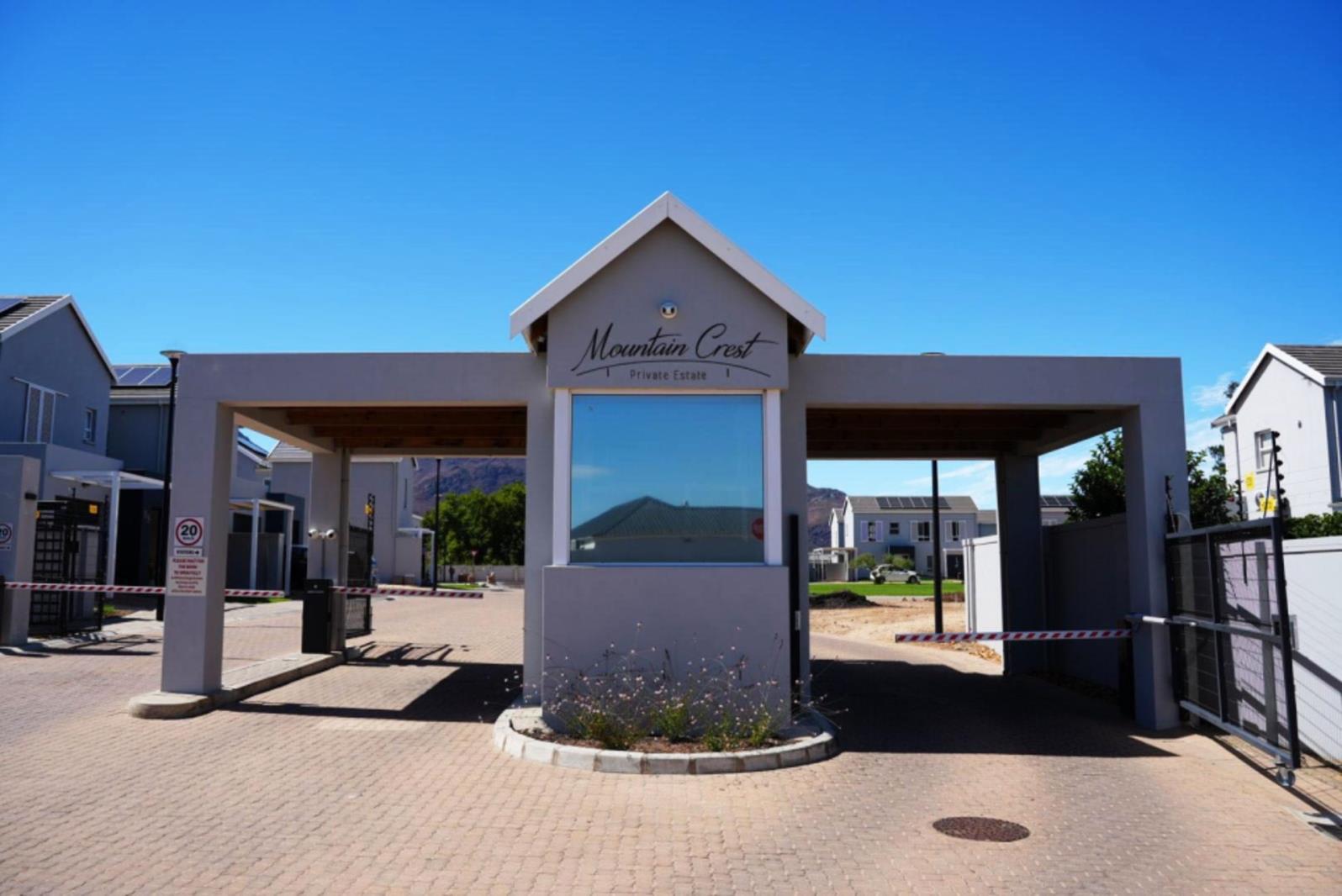 4 Bedroom Townhouse in Klein Parys