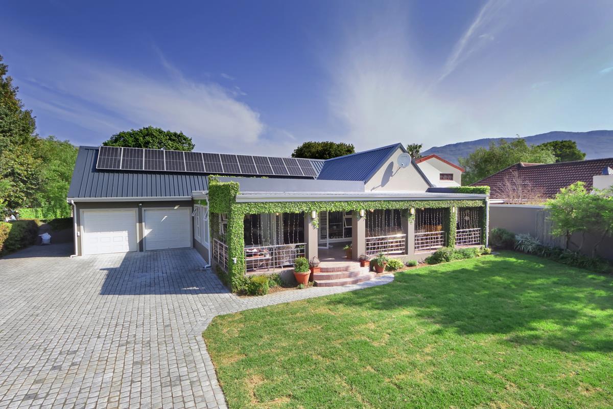 4 Bedroom House in Tokai