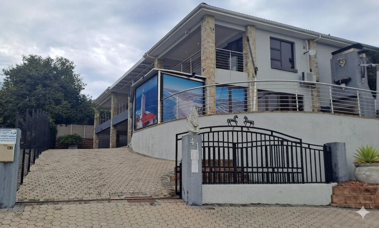 6 Bedroom House in Groot Brakrivier