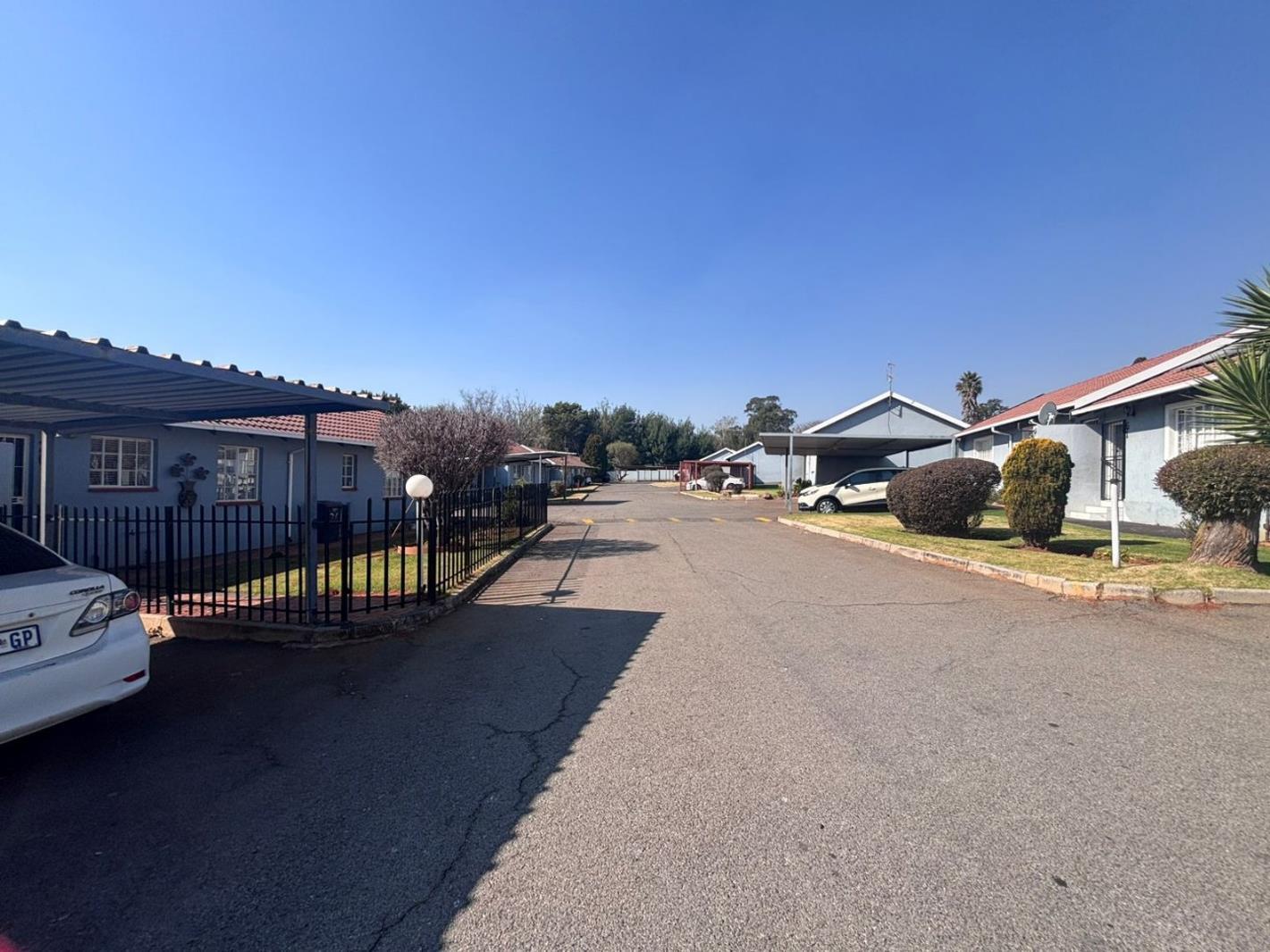 3 Bedroom Townhouse in Roodepoort West