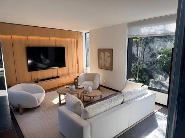 2 Bedroom House in Hyde Park