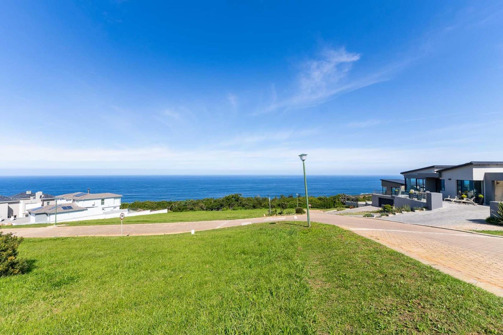 687 m² Land available in Le Grand George Golf Estate