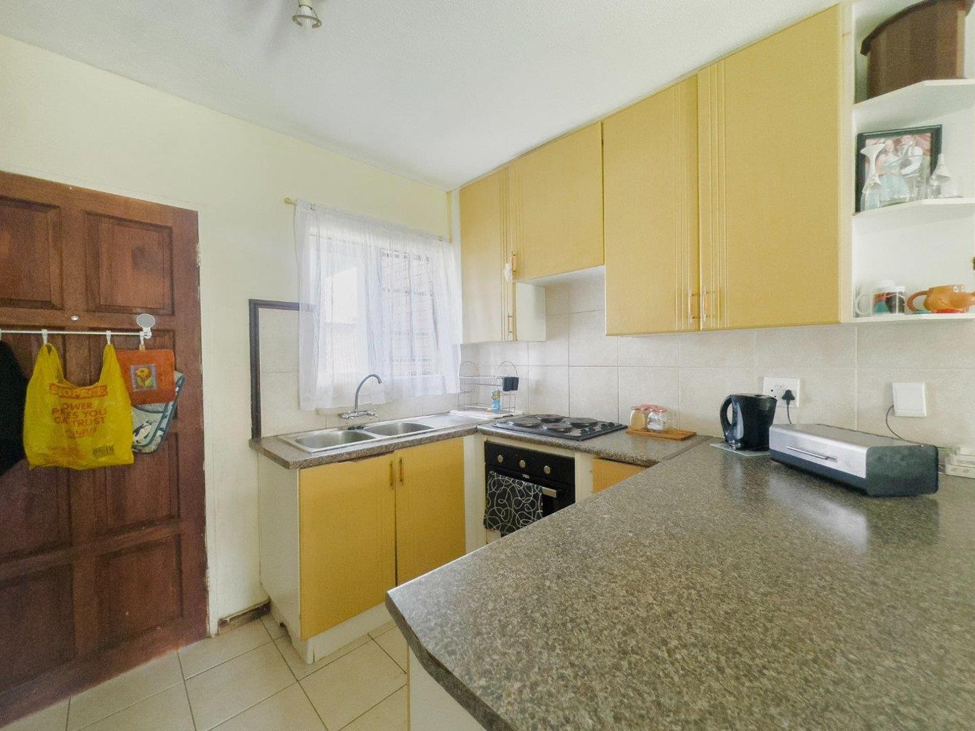 2 Bedroom Townhouse in Mooikloof Ridge