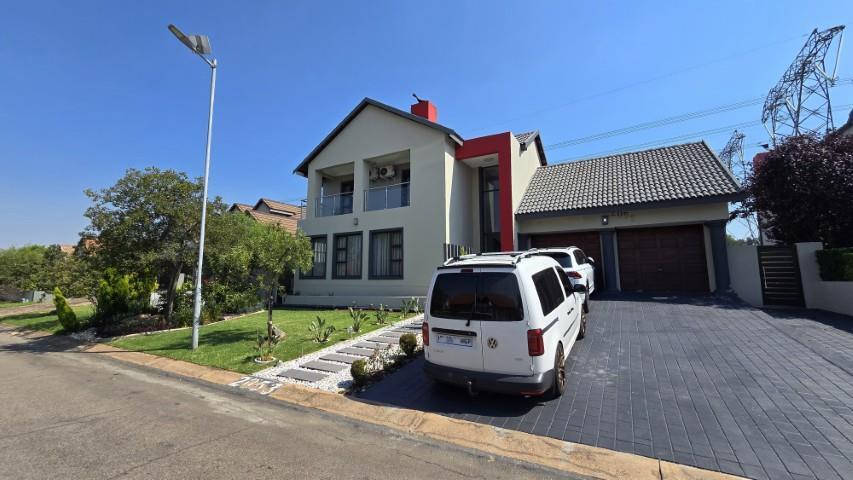 5 Bedroom House in Brooklands Lifestyle Estate