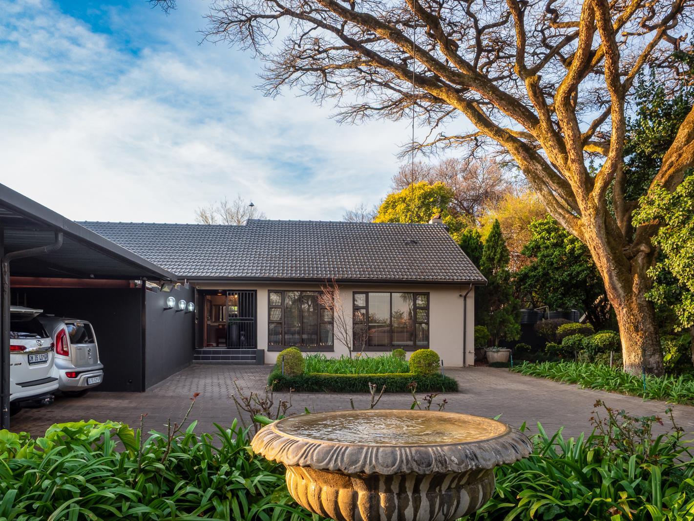 5 Bedroom House in Lynnwood Glen