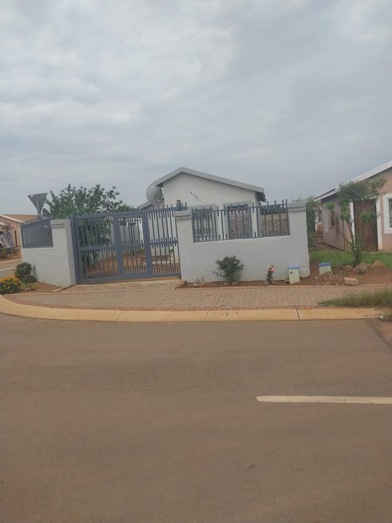 2 Bedroom House in Esselenpark