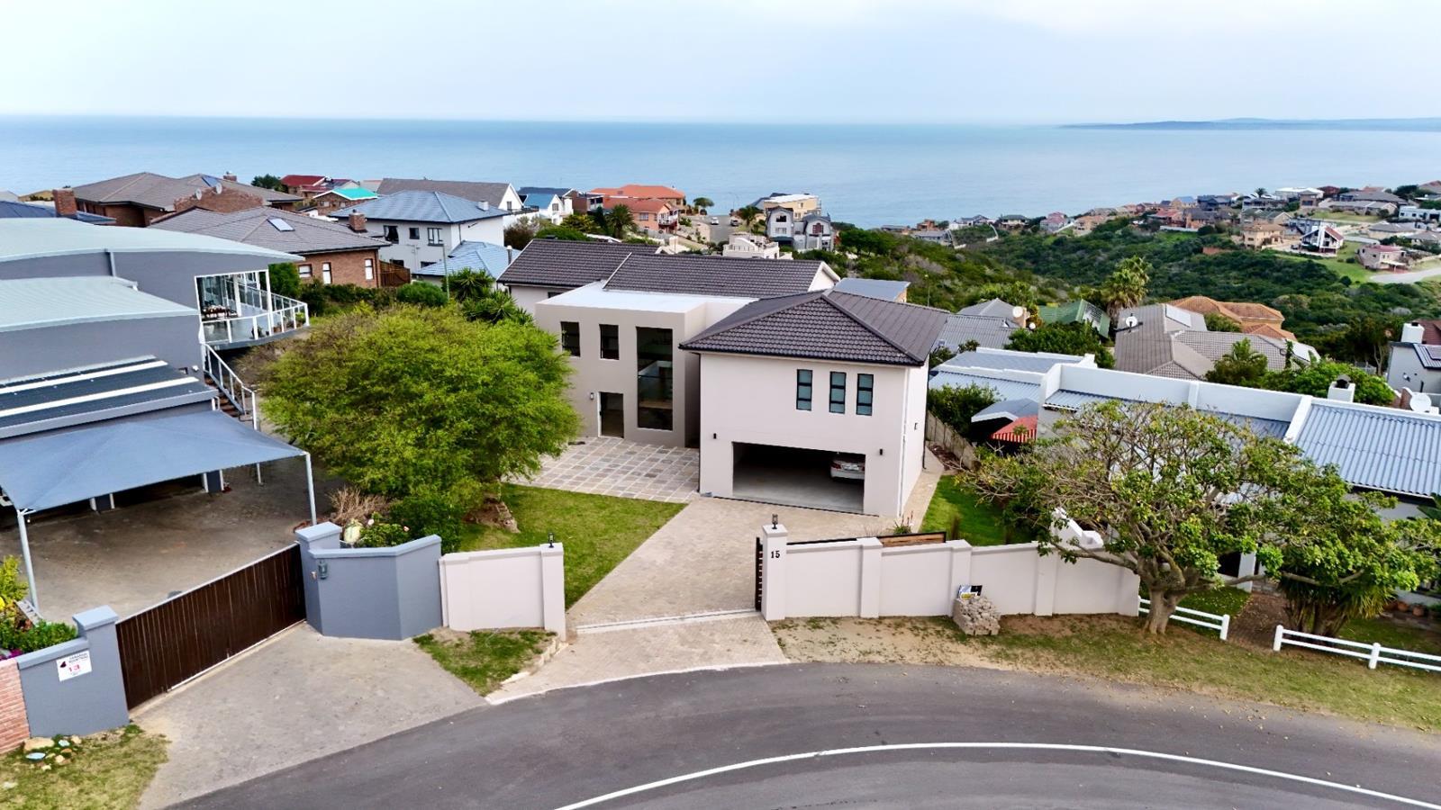 4 Bedroom House in Dana Bay