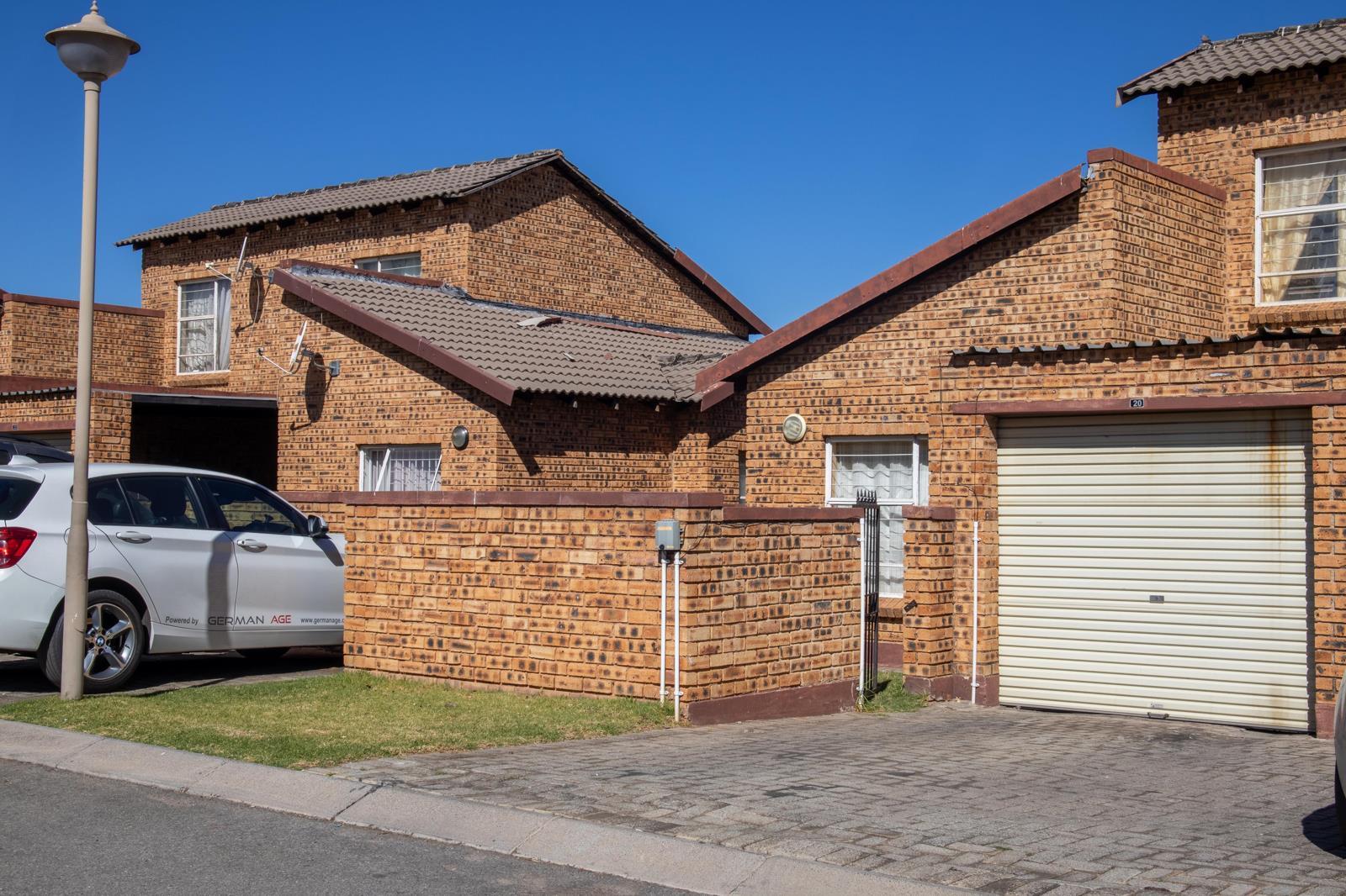 2 Bedroom Townhouse in Honey Park