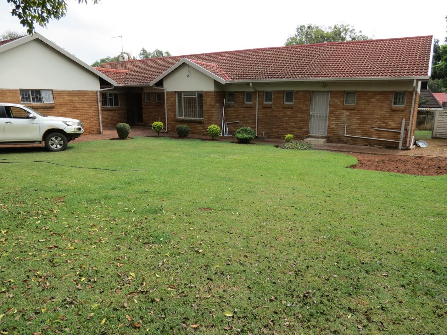 5 Bedroom House in Die Wilgers