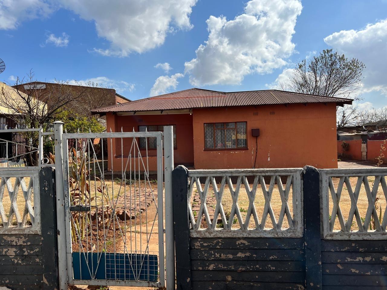 3 Bedroom House in Katlehong