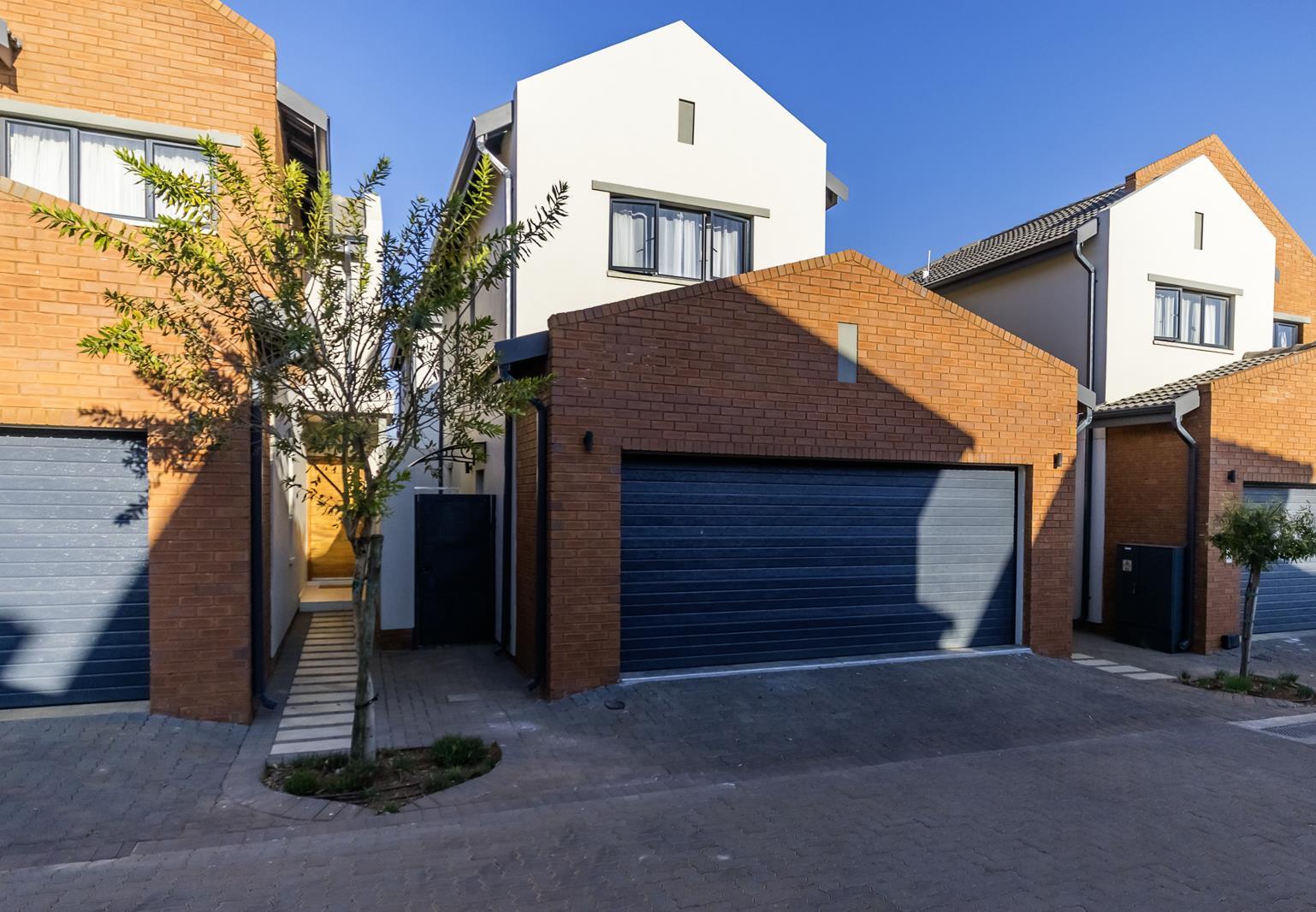 3 Bedroom House in Wilgeheuwel
