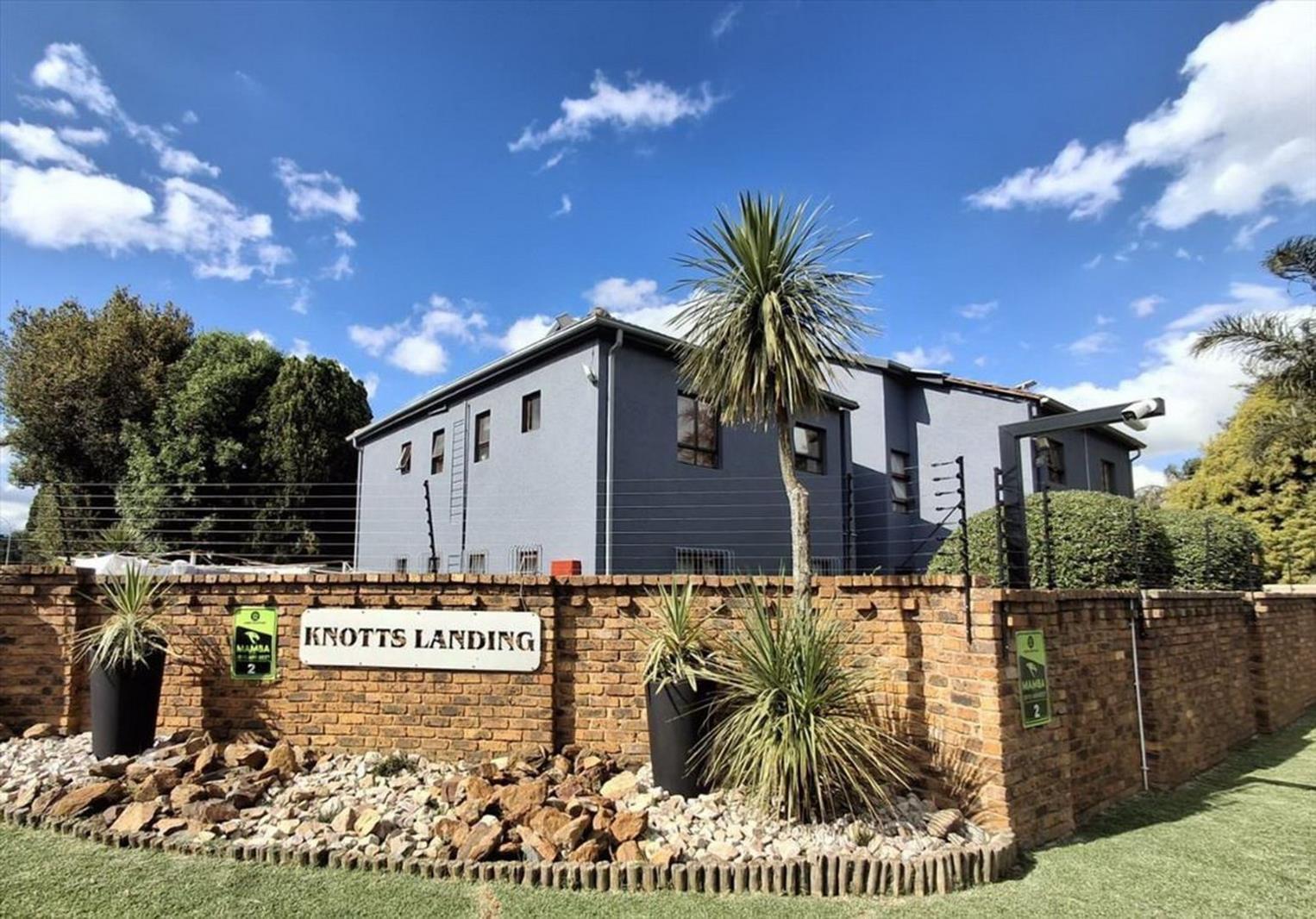 2 Bedroom Townhouse in Glen Marais