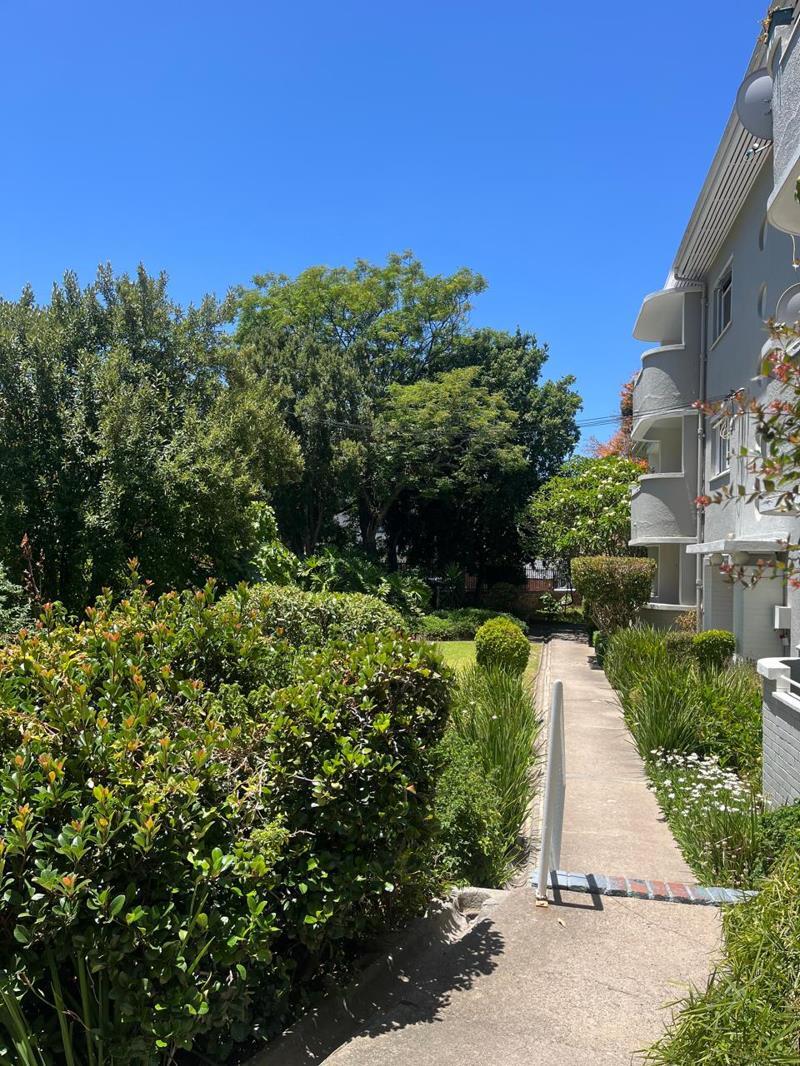 2.5 Bedroom Apartment in Rondebosch