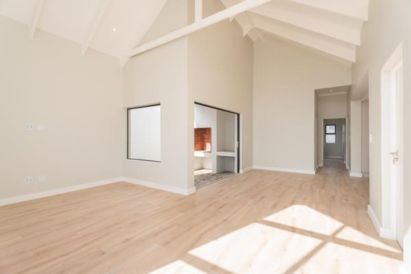 2 Bedroom House in Somerset West Central