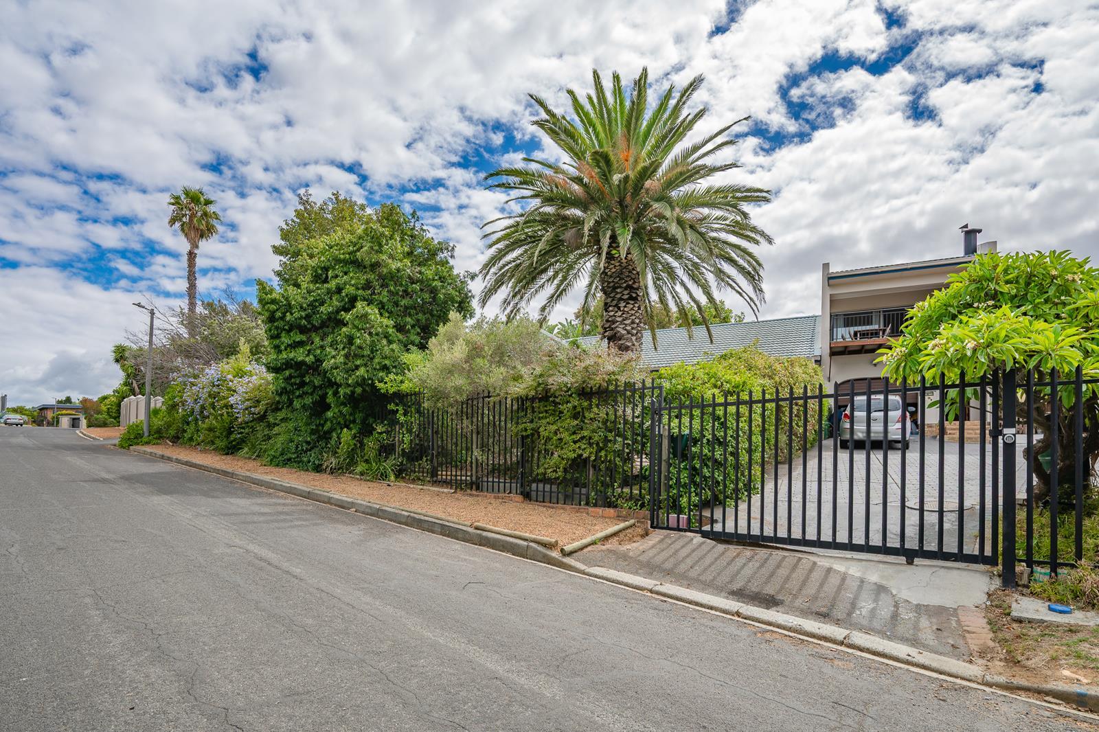 4 Bedroom House in Heldervue