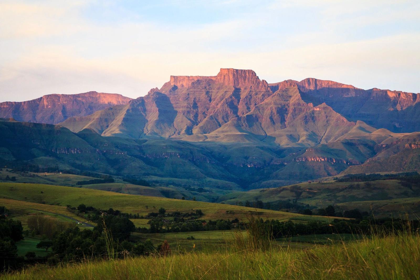 2 573 m² Land available in Cathkin Park