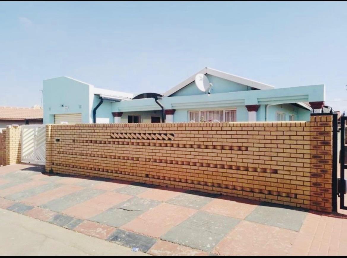 3 Bedroom House in Protea North