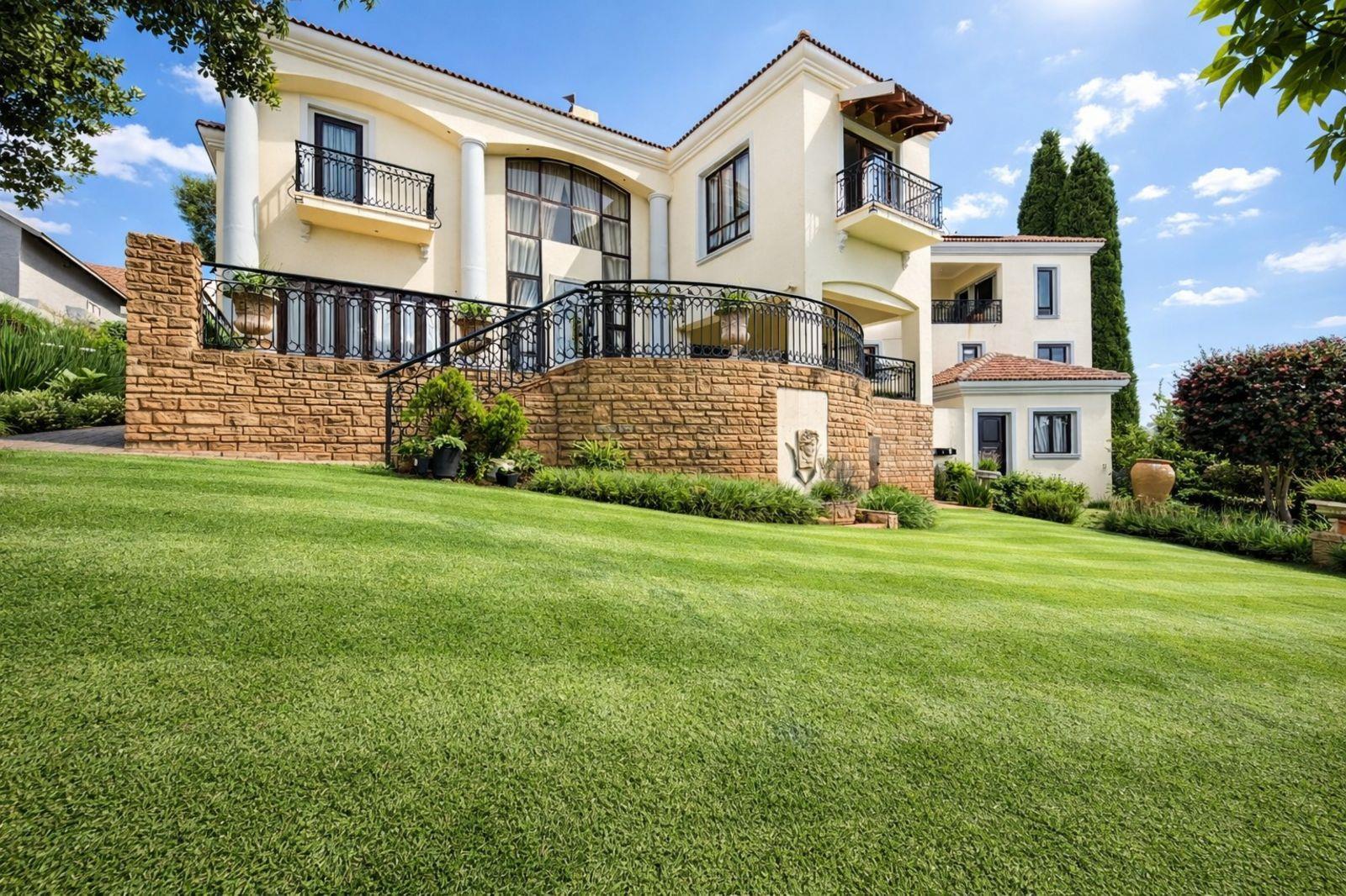 6 Bedroom House in Waterkloof Ridge