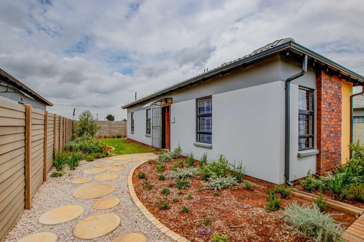 3 Bedroom House in Meadowlands