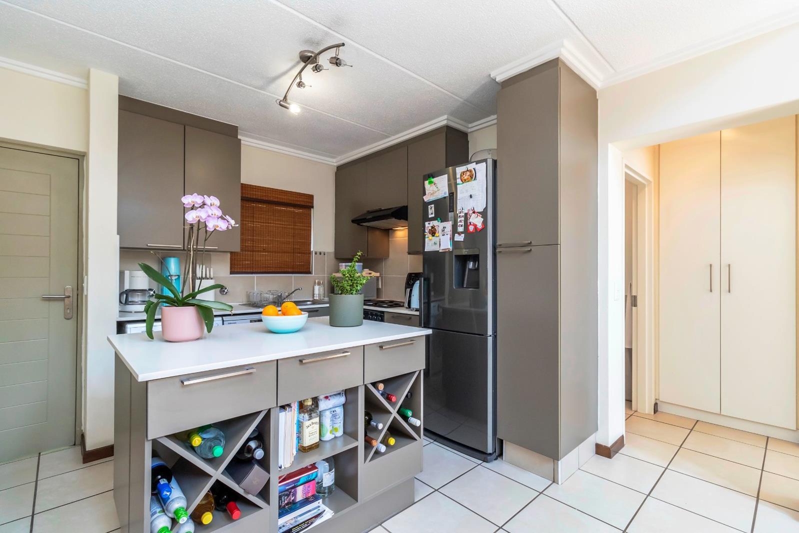 1 Bedroom Apartment in Bryanston