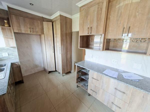 4 Bedroom House in Dan Pienaarville
