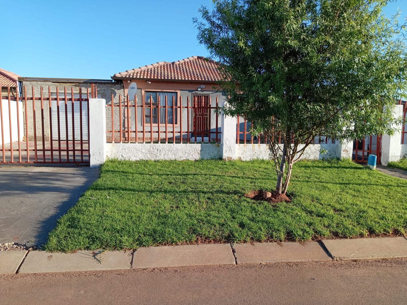 2 Bedroom House in Westonaria