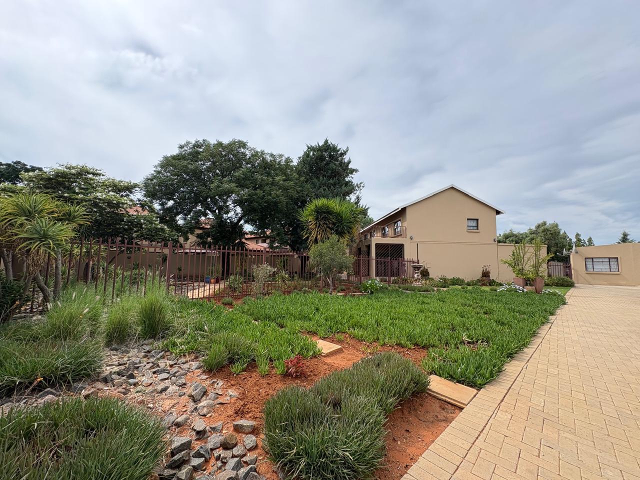 4 Bedroom House in Rhodesdene