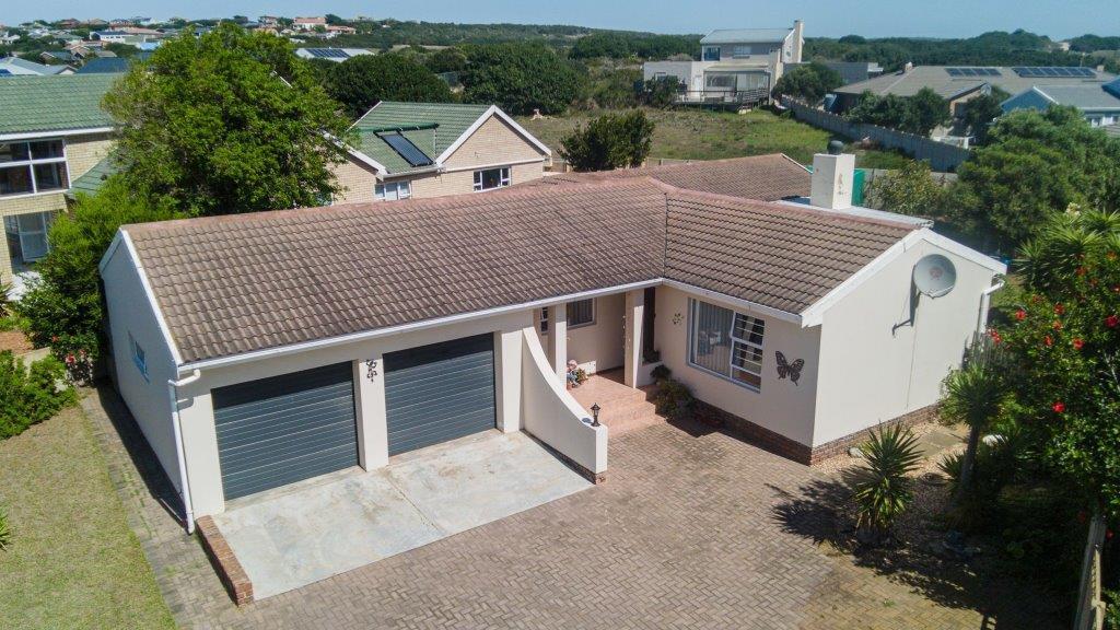 3 Bedroom House in Stilbaai Wes