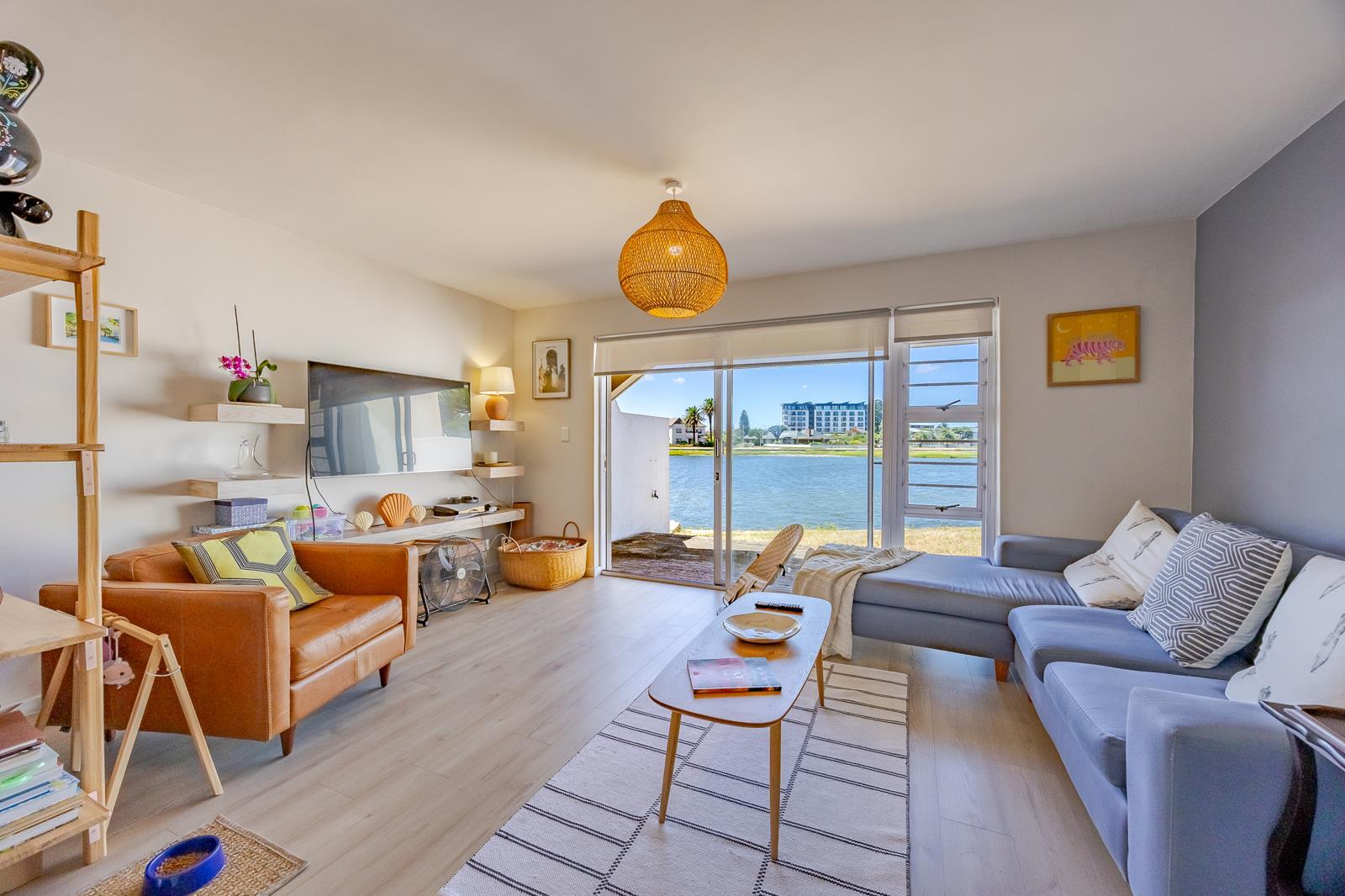 2 Bedroom House in Woodbridge Island