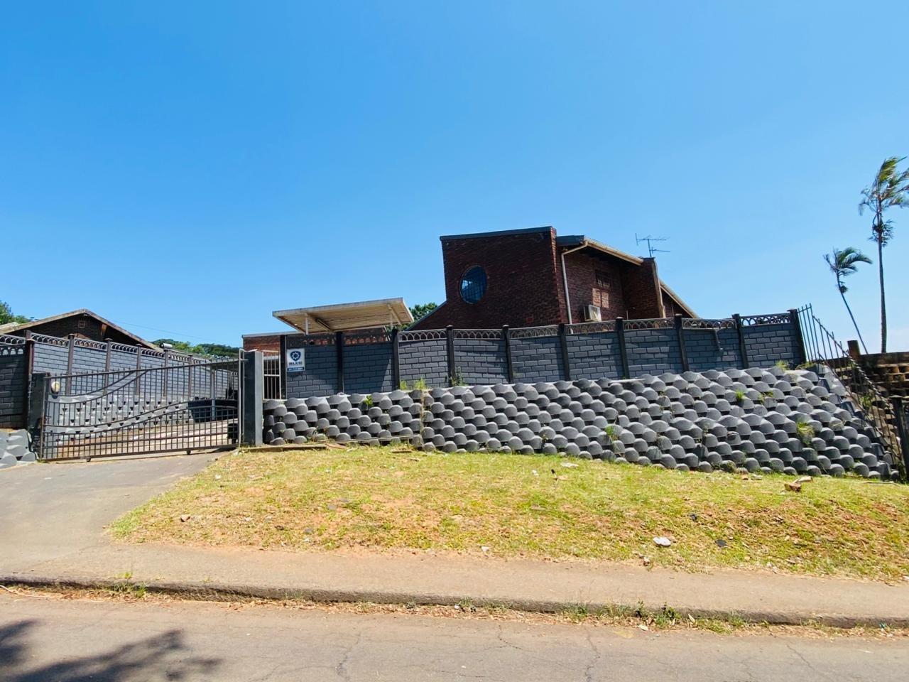 4 Bedroom House in Manor Gardens