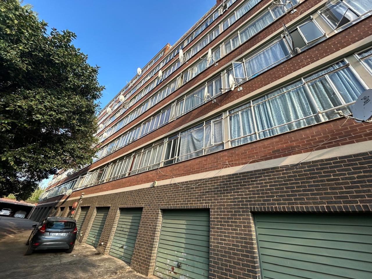 1.5 Bedroom Apartment in Muckleneuk