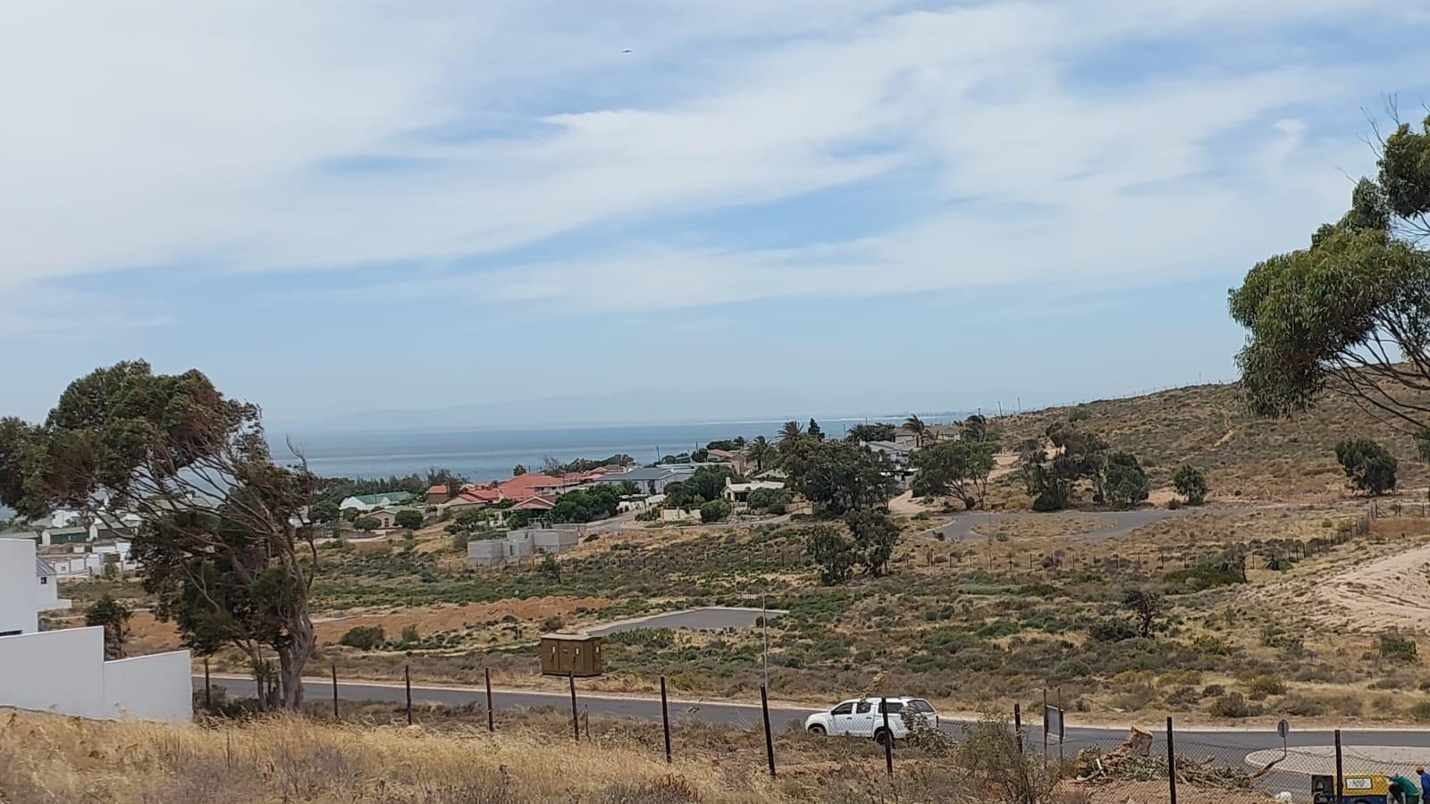 957 m² Land available in Britannica Heights