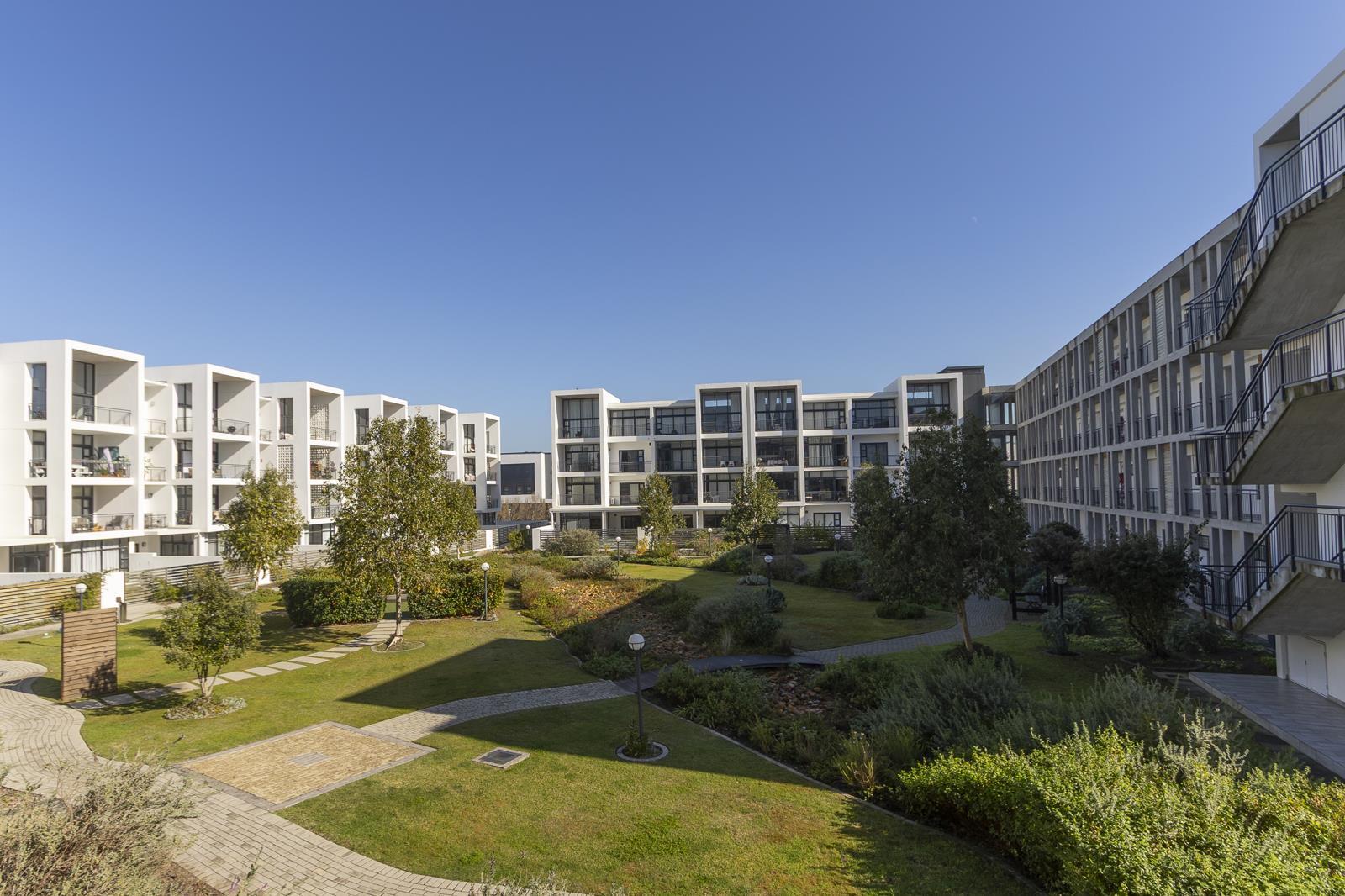 1 Bedroom Apartment in Paardevlei