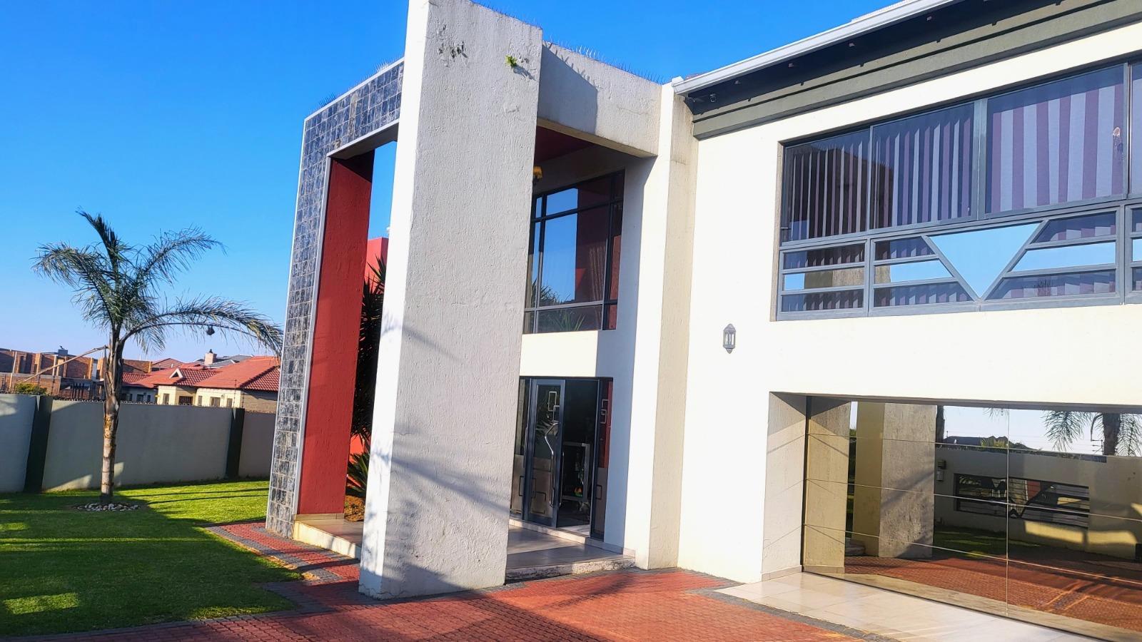 4 Bedroom House in Aerorand