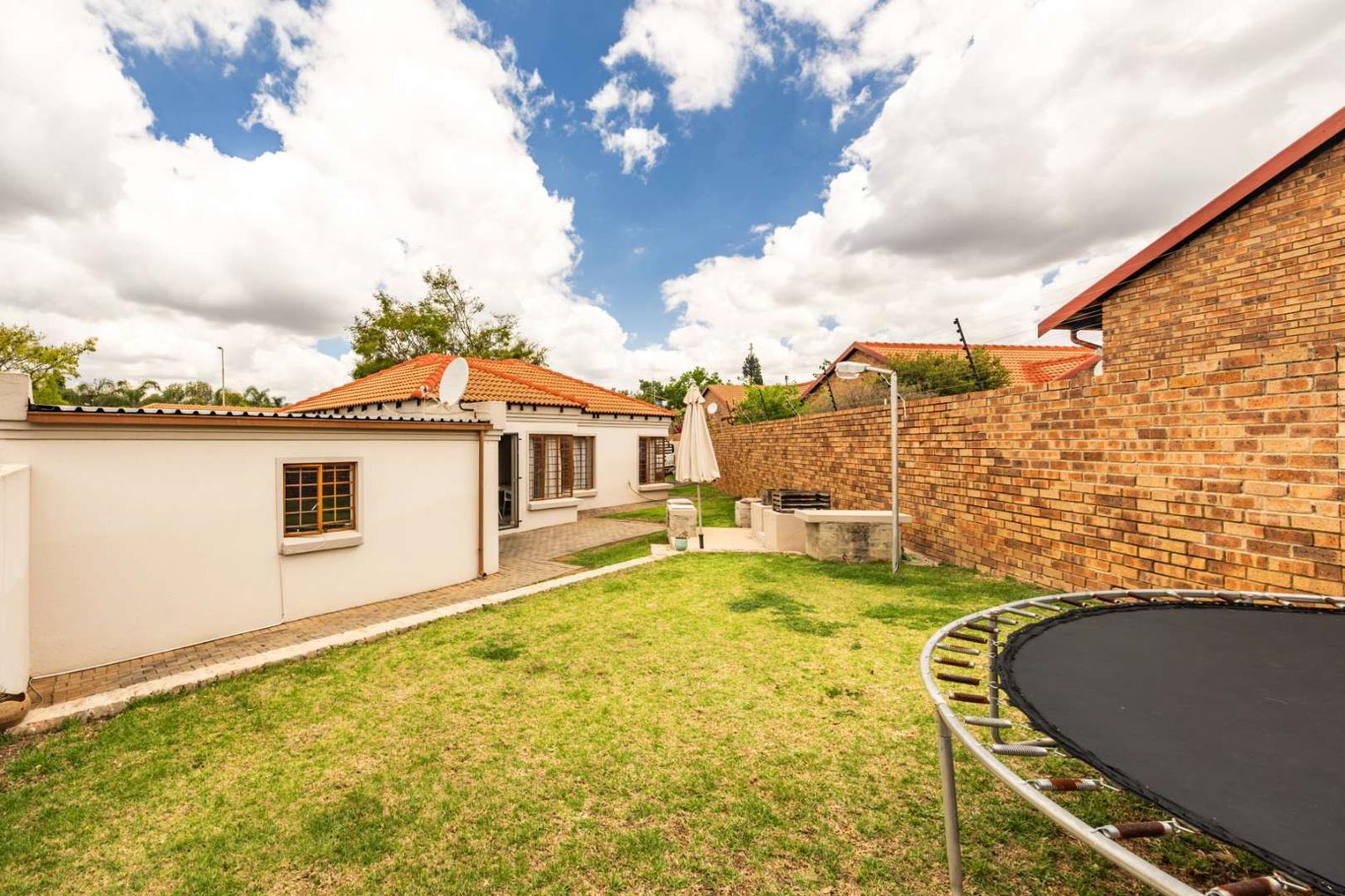 3 Bedroom Townhouse in Moreleta Park