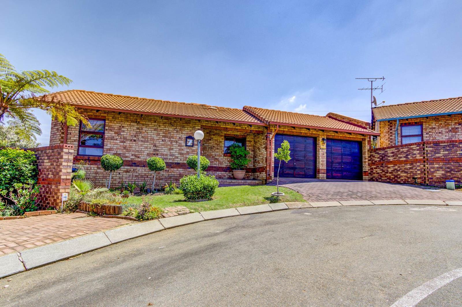 3 Bedroom House in Van Riebeeck Park