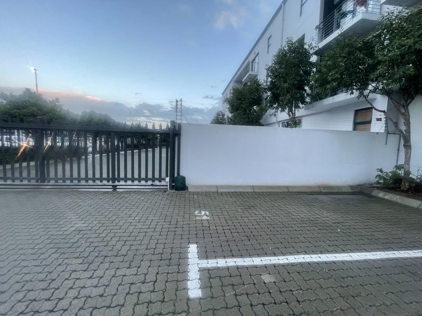 1 Bedroom Apartment in Parklands East