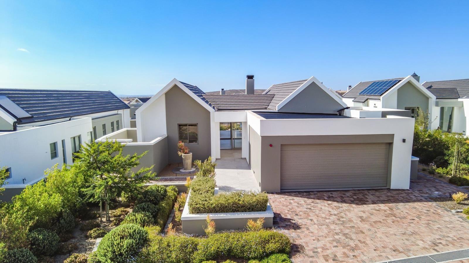 2 Bedroom House in Langebaan Country Estate