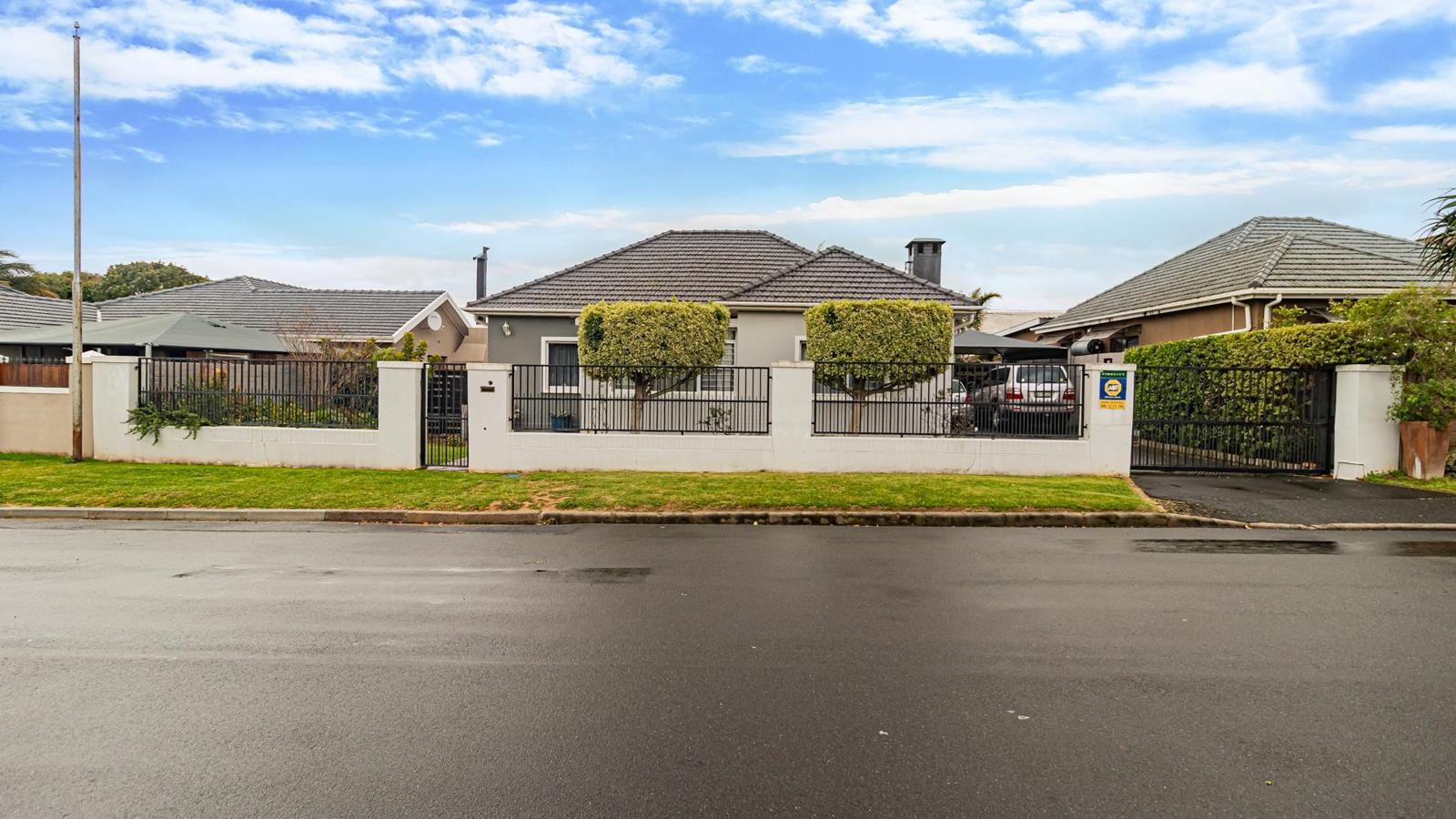 3 Bedroom House in Strand Central