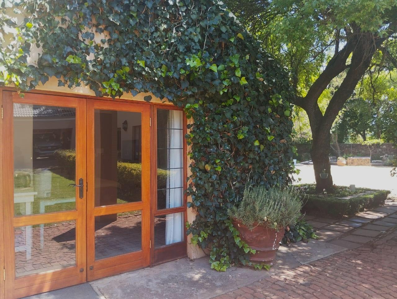 1 Bedroom Garden Cottage in Irene