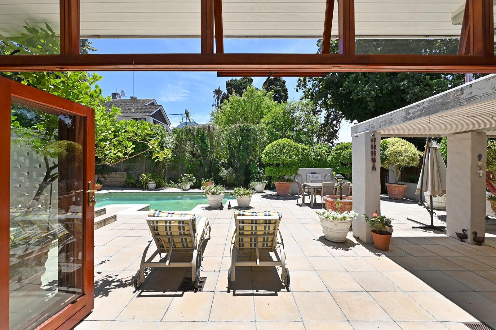4 Bedroom House in Wynberg Upper