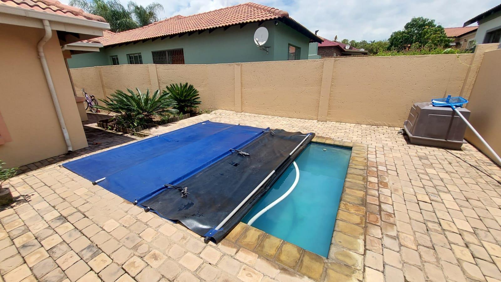3 Bedroom House in Thatchfield
