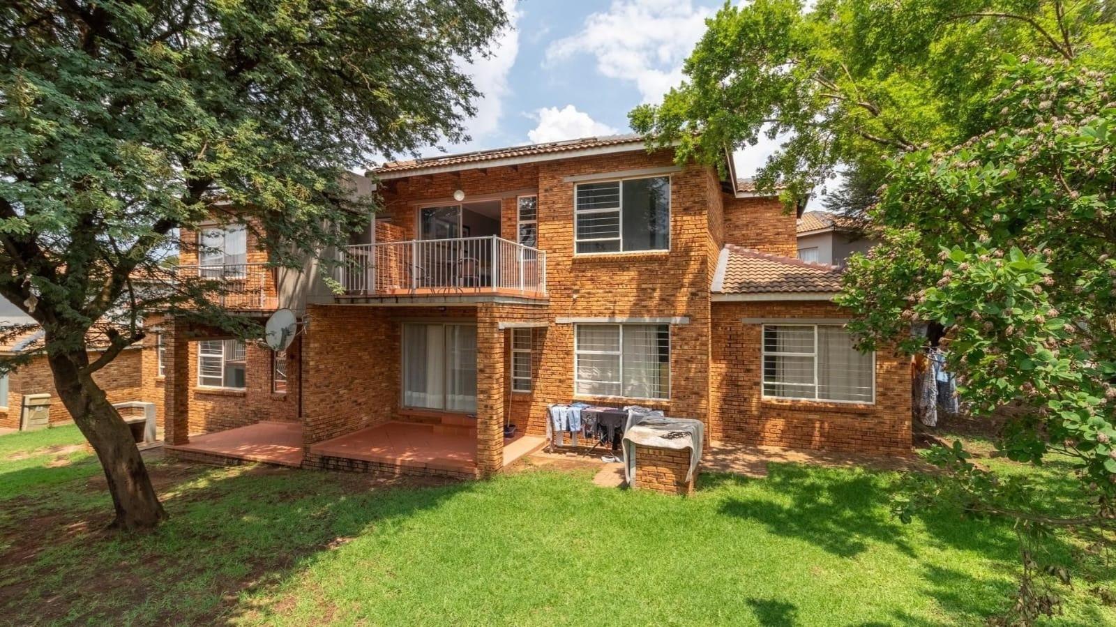 3 Bedroom Apartment in Roodepoort West