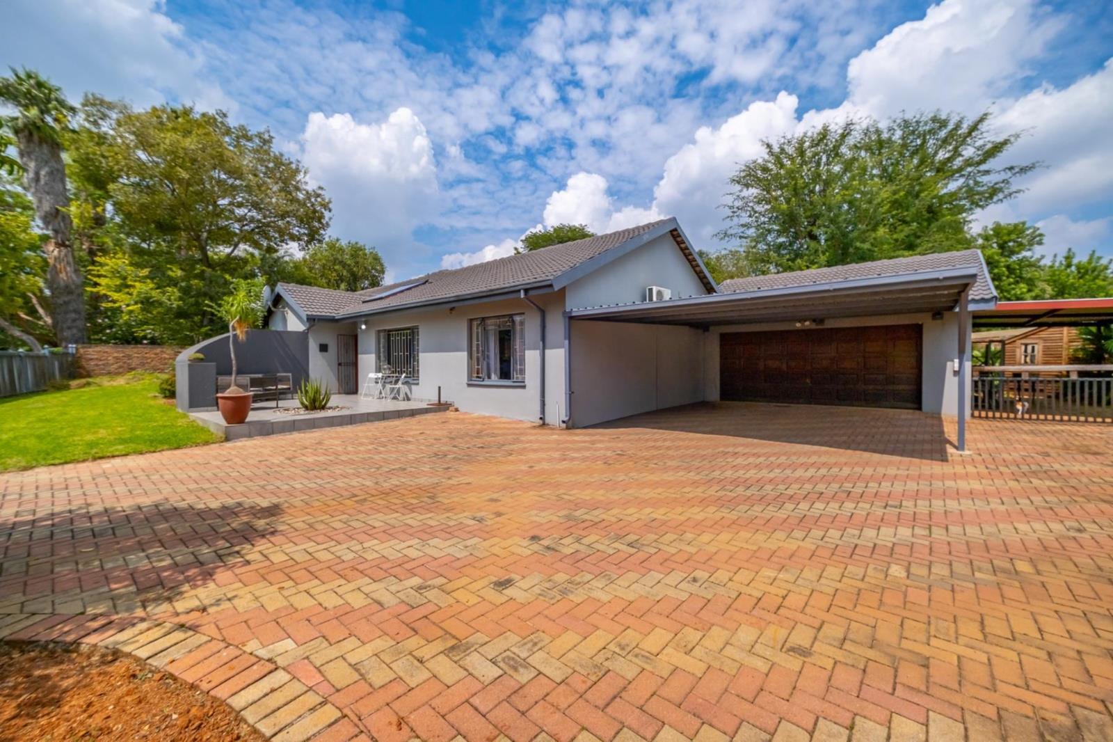 5 Bedroom House in Garsfontein
