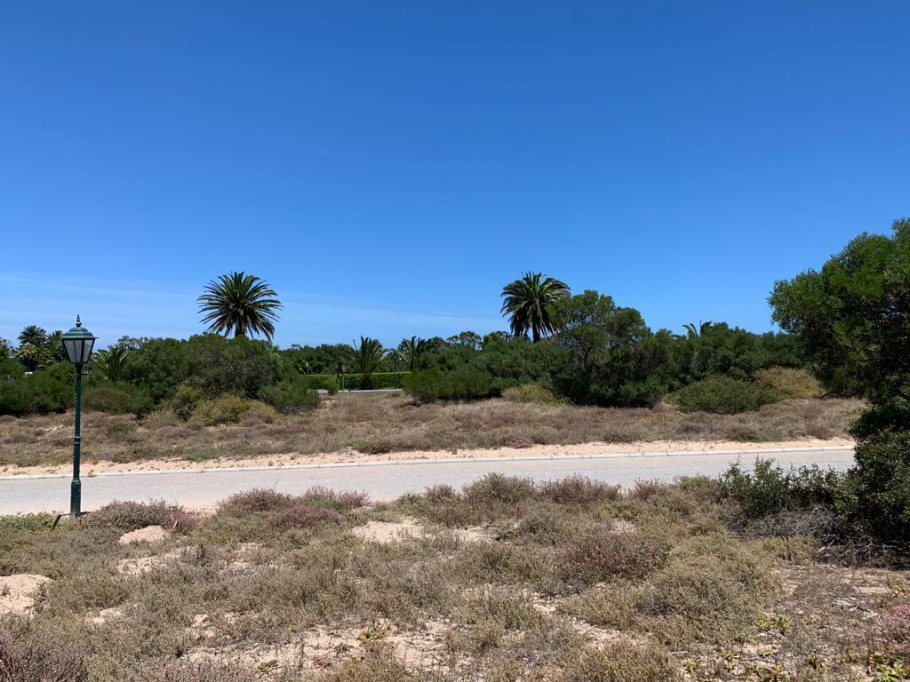 410 m² Land available in Shelley Point